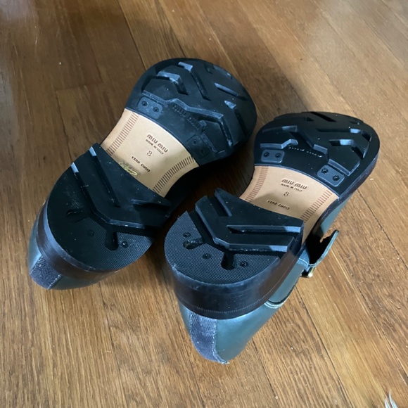 Miu Miu buckled loafers in dark green - Picture 7 of 8